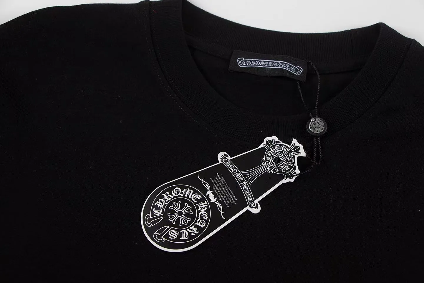 🅿️160 Style: 2025 new Croix Heart short-sleeved T-shirt Material: High version 300g double yarn combed cotton Size: S～XL Color: Black Style number: Z1013